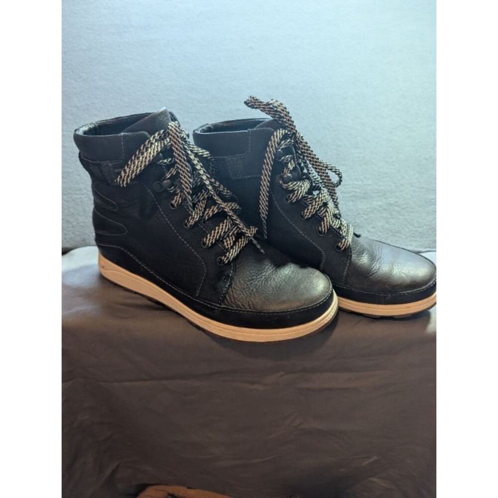 Chaco Women's Hiking Boots Leather Black Sz 6.5